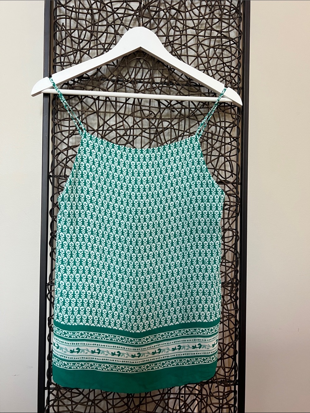 LOFT Green White Spaghetti Strap Blouse floral sleeveless Scandi Lightweight S